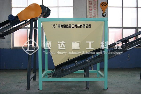 有機(jī)肥緩存料倉(cāng)