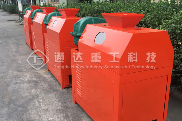 對輥擠壓造粒機怎么調間隙?怎么安裝調整對輥球窩對位