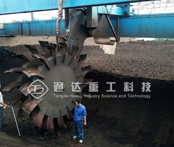 秸稈制作有機(jī)肥生產(chǎn)線流程工藝，秸稈有機(jī)肥生產(chǎn)線設(shè)備廠家哪家好